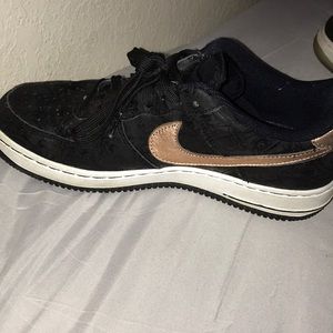 Nike’s size 7.5 men’s